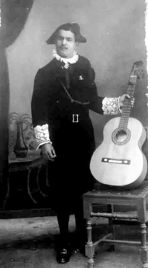 Fotos del Centnro Filarmónico egabrense, Cabra.