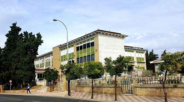 Fotos de centros escolares varios no reglados de Cabra