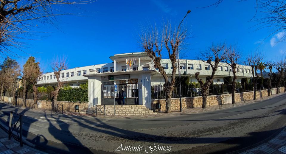Foto relativa al centro de enseñanza las Escuelas Felipe Solís Villachenous de Cabra de Córdoba