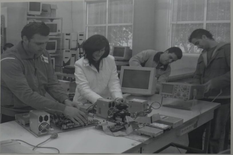 Foto relativa al centro de enseñanza las Escuelas Felipe Solís Villachenous de Cabra de Córdoba