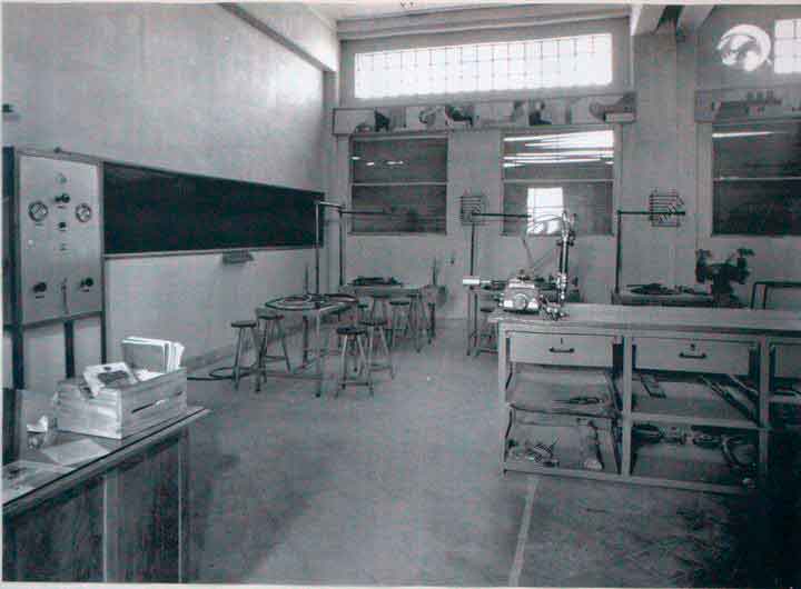 Foto relativa al centro de enseñanza las Escuelas Felipe Solís Villachenous de Cabra de Córdoba