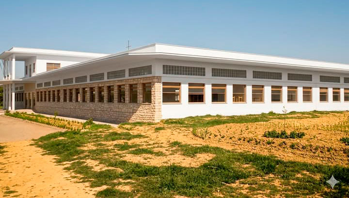 Foto relativa al centro de enseñanza las Escuelas Felipe Solís Villachenous de Cabra de Córdoba
