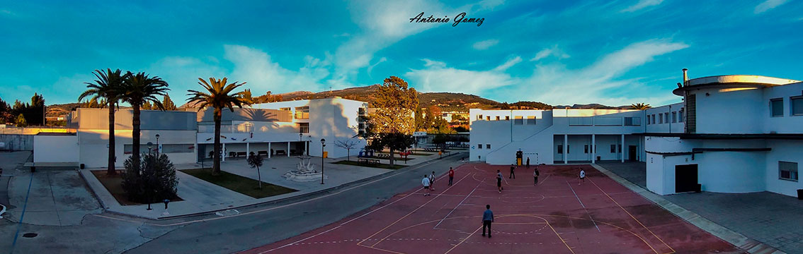 Foto relativa al centro de enseñanza las Escuelas Felipe Solís Villachenous de Cabra de Córdoba