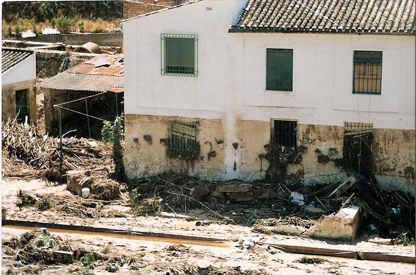 Fotografía relativa a la piscinas-católica egabrense