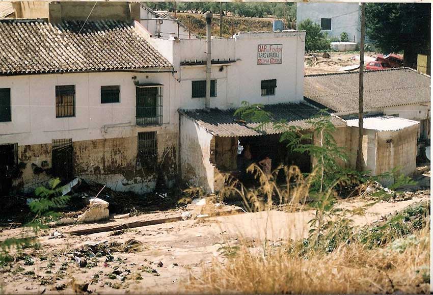 Fotografía relativa a la piscinas-católica egabrense